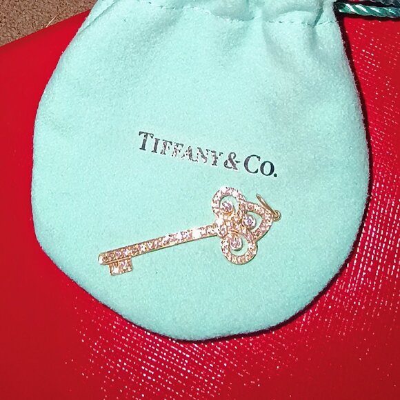 Tiffany & Co. 18K Rose Gold DIamonds Fleur de Lis Key Pendant - Picture 11 of 13